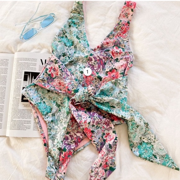 Beach Riot Floral Bow One Piece Medium - Picture 4 of 8